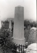 Vadászy István parasznyai és Vadászy Pál szentpéteri lelkészek sírja 1965-ben